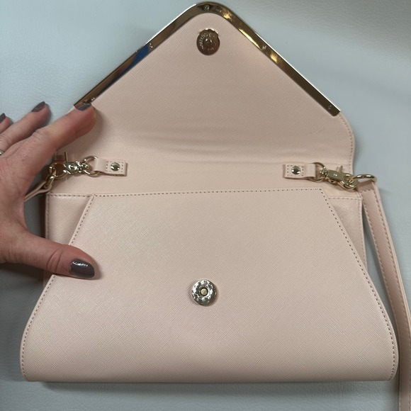 Ilishop // Pink Crossbody Purse - Picture 10 of 11